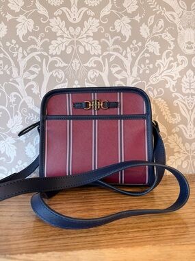 Tommy Hilfiger Navy Burgundy Stripe Shoulder Crossbody Bag NWOT Adjustable Strap